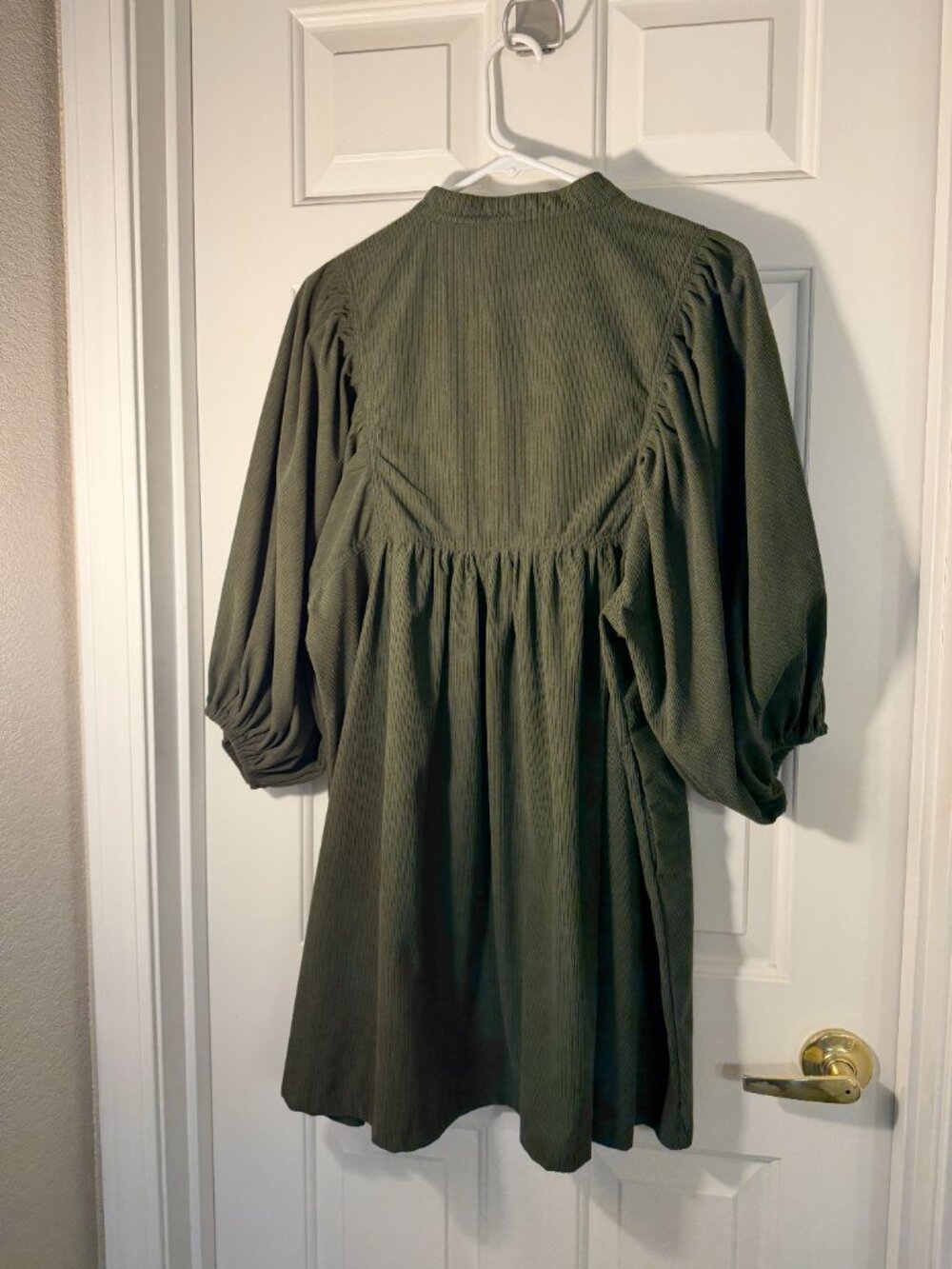 Amazon Dress - Picture 3 of 3